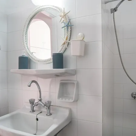 Livadia Seaside 13 3* Páros